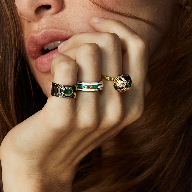 Aura Ring - Emerald with Black Enamel
